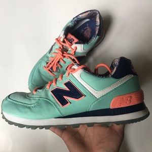 New Balance Island Pack Sneaker size  7.5
